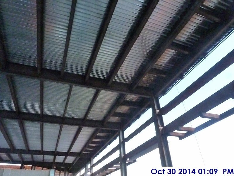 Installed metal decking at the roof Facing East (800x600)